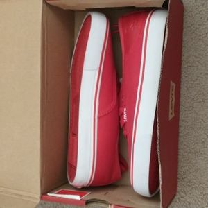 Girl's new in the box Levi's shoes. Too cute with any casual outfit. Smoke free.